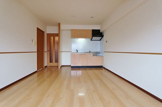 解放感のある生活しやすい間取りのリビングです