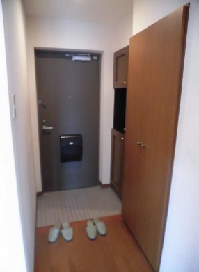 玄関はこのようになっています。