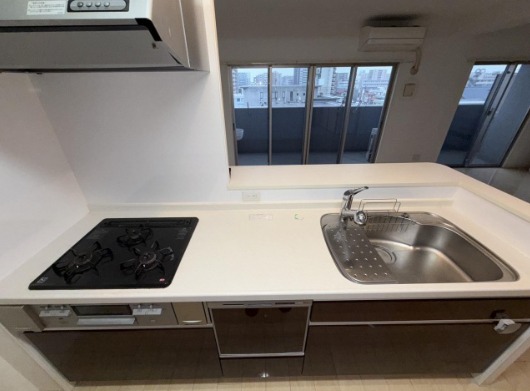 グリル付きのシステムキッチンです