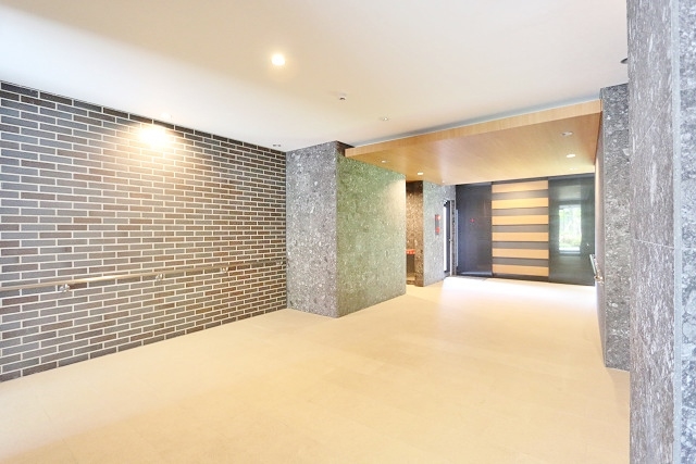 分譲マンションならではのエントランスです