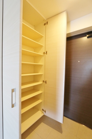 靴の多い方でも安心です