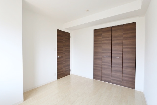 こちらは6帖の洋室です子供部屋にしてもいいですね