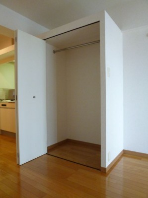 お洋服が多い方でも安心の収納力