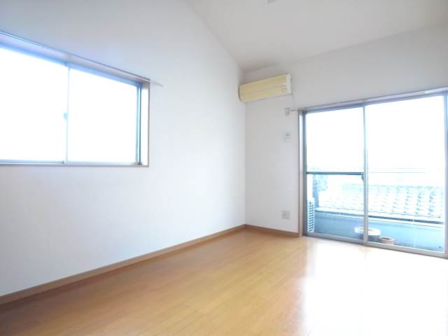 お昼は電気いりません