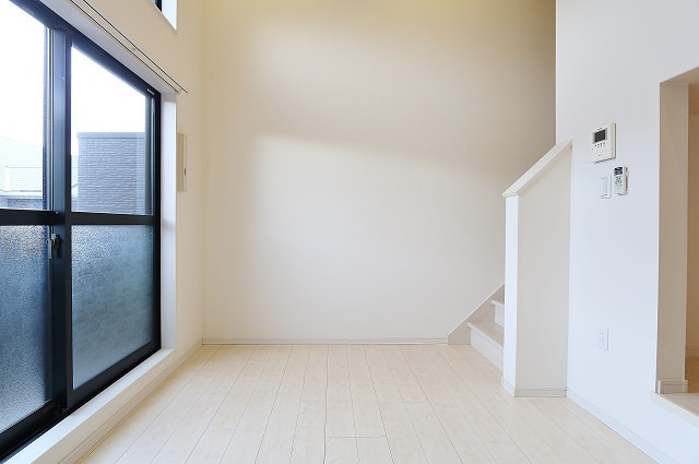 白基調の綺麗なリビングです