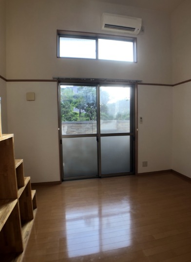 洋室の別角度になります。