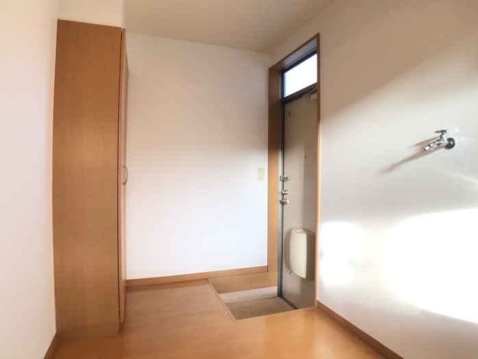 玄関はこのようになっています。