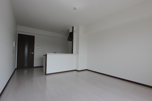 白を基調とした明るい室内です