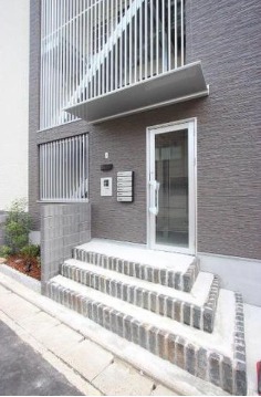 エントランスもきれいにされています