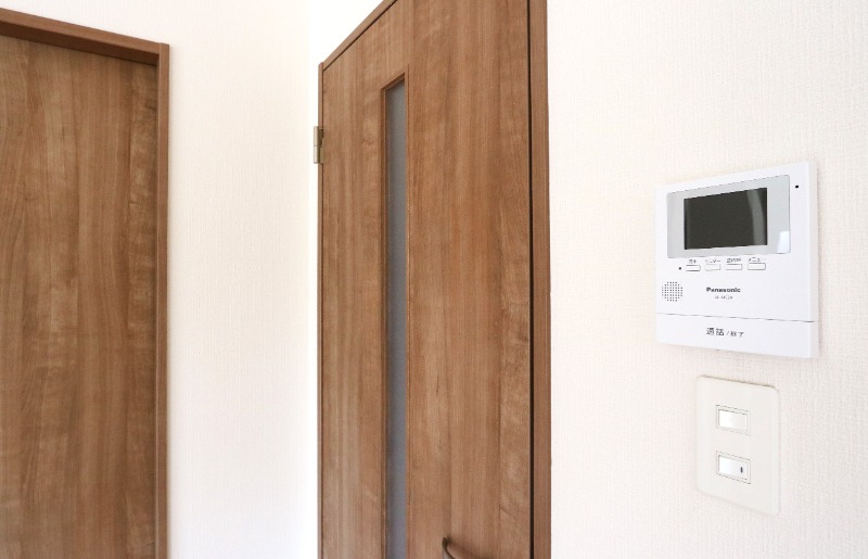 モニター付きインターホンで安心です。