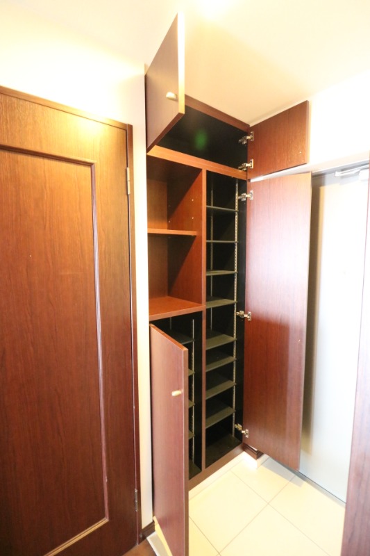 玄関はこのようになっています。