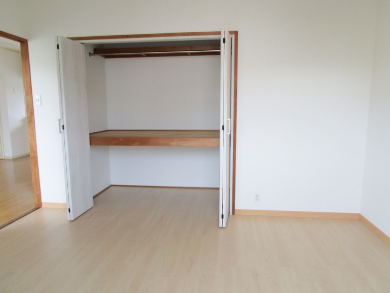 こちら寝室にいかがでしょうか。