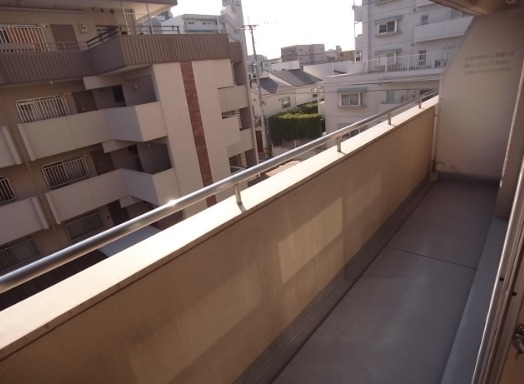 洗濯物はこちらへどうぞ。