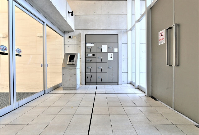 宅配ボックス付きです