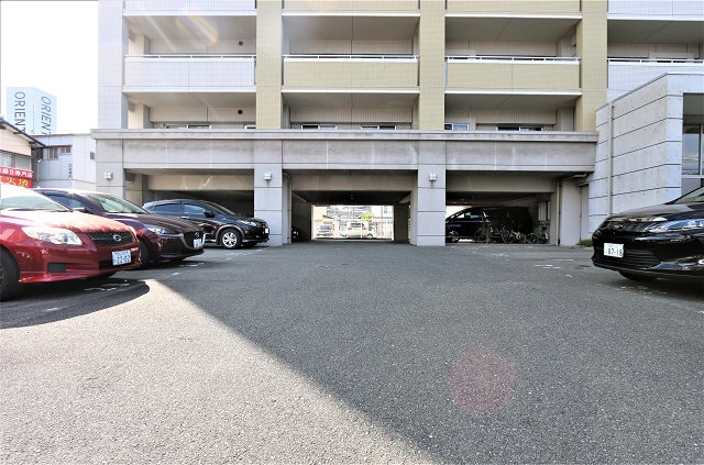 敷地内に駐車場があります