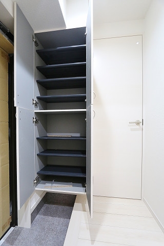 シューズボックスで玄関スッキリ