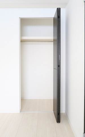 各洋室にそれぞれクローゼットがあります