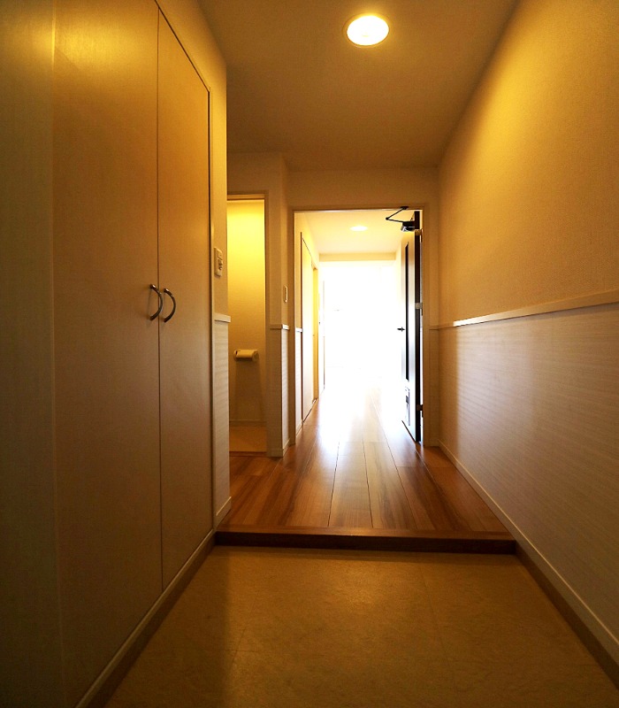 玄関からはこんな感じです。