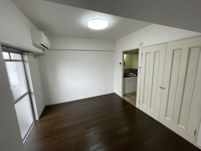 エアコン完備で年中快適に過ごせます