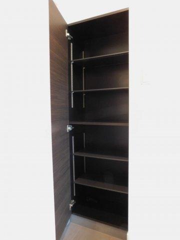 スニーカーからブーツまでたくさんの靴ができます