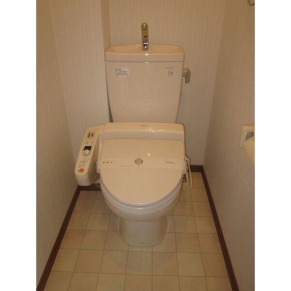 温水洗浄便座付きです