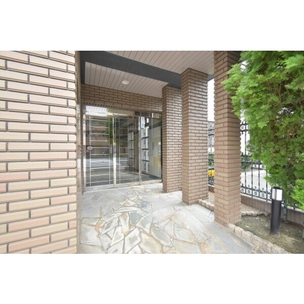 清潔感のあるエントランスですね