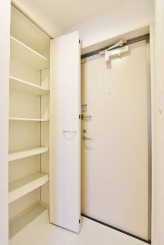 玄関はこのようになっています。