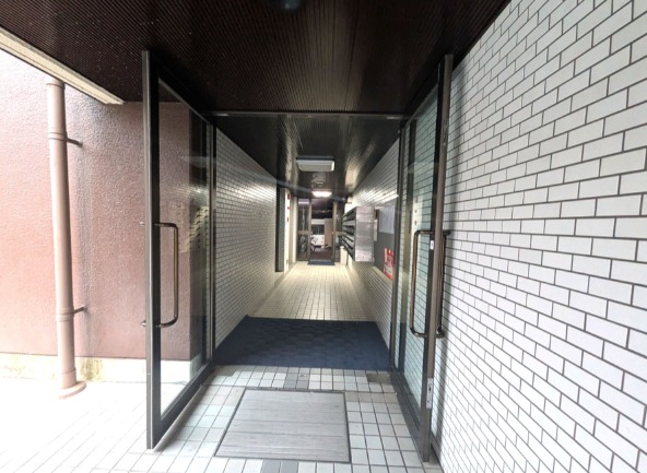 綺麗なエントランスですね