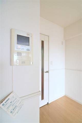 モニター付きインターホンで安心です。