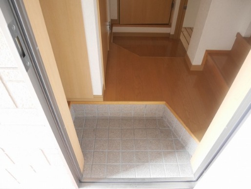 玄関はこのようになっています。