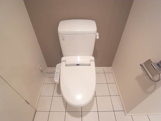 ウォシュレット完備。