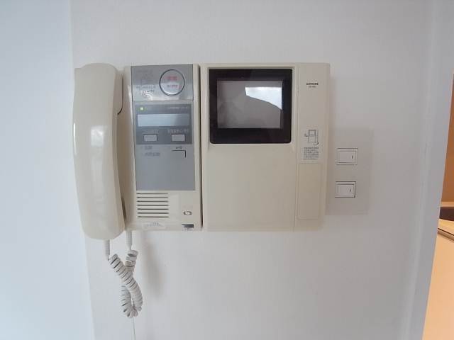 モニターホンで安心。