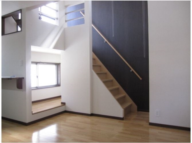 広々リビングでゆっくりお過ごしください