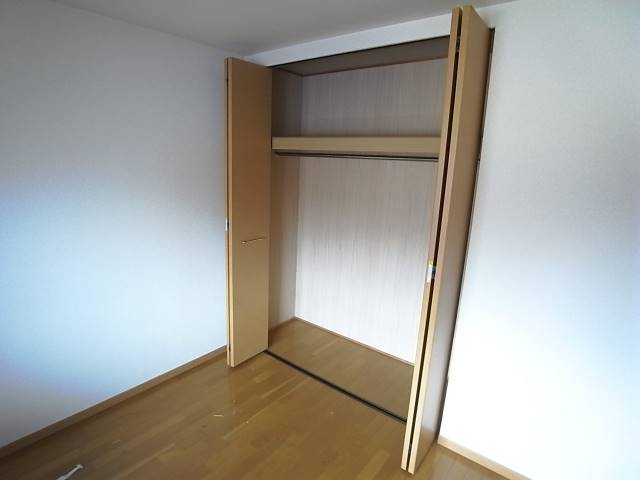 玄関から見るとこんな感じです