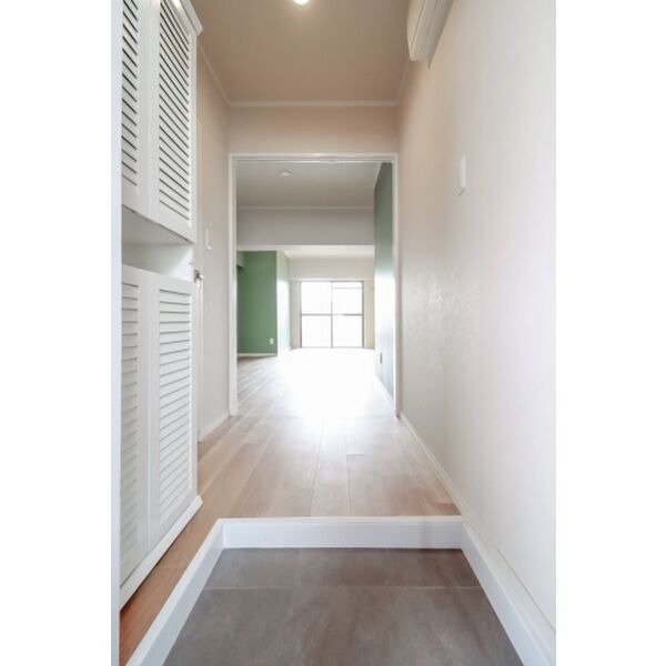 玄関から見たらこんな感じです。