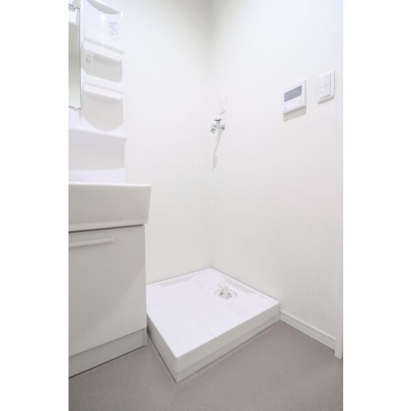 洗濯機置き場もあります。