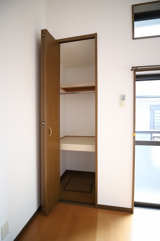 お洋服が多い方でも安心の収納力