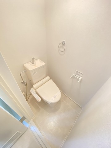 清潔感のあるトイレですね