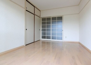 こちら寝室にいかがでしょうか。