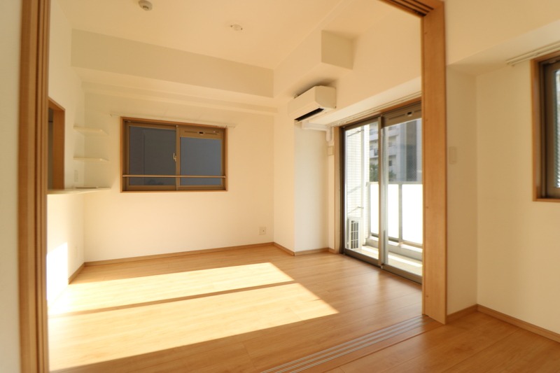 家具の配置がしやすいリビングですね