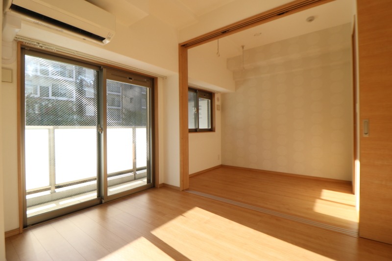 こちらは寝室にいかがでしょうか？？