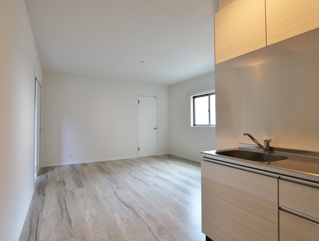 白を基調としたデザイン性ある室内です