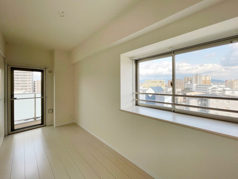 こちらは寝室にぴったりの洋室です