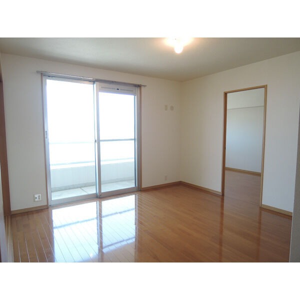 家具の配置がしやすいリビング