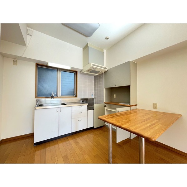 家具の配置がしやすいリビングですね