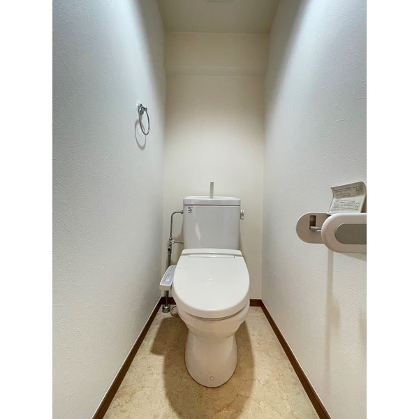 温水洗浄便座付きです