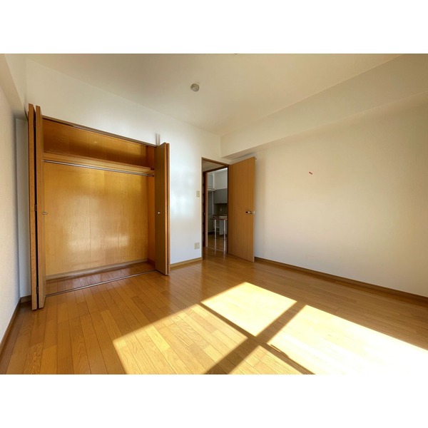 お洋服が多い方でも楽々収納できます