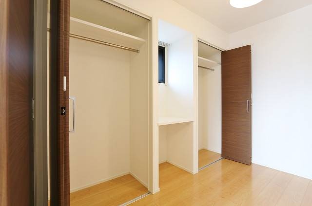 お洋服が多い方でも楽々収納できます