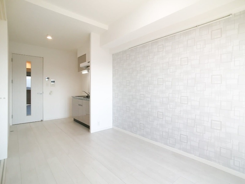 白を基調とした綺麗なリビングですね