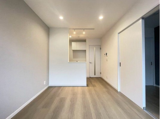 家具の配置に困らないリビングですね